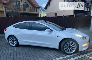 Седан Tesla Model 3 2019 в Львове