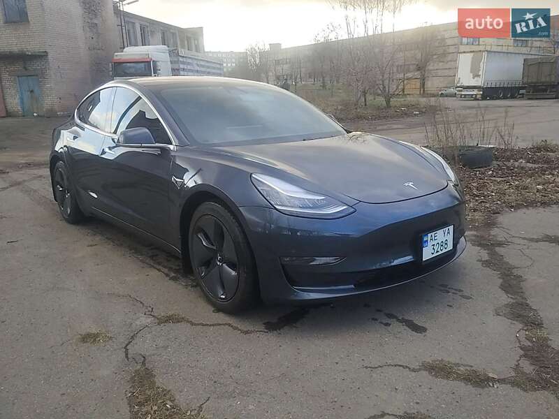 Седан Tesla Model 3 2018 в Кривом Роге