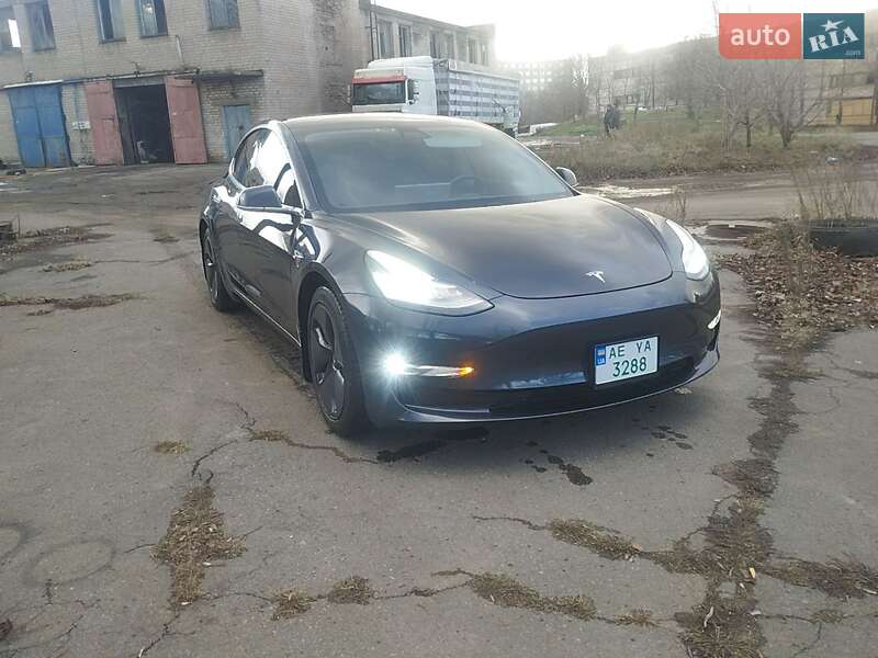 Седан Tesla Model 3 2018 в Кривом Роге