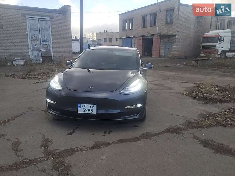 Седан Tesla Model 3 2018 в Кривом Роге