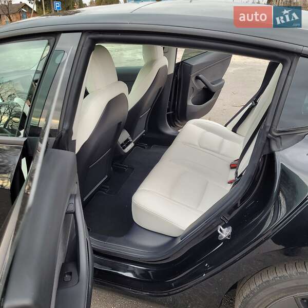 Седан Tesla Model 3 2022 в Житомире