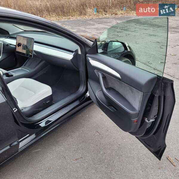 Седан Tesla Model 3 2022 в Житомире
