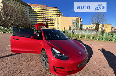 Седан Tesla Model 3 2021 в Трускавці