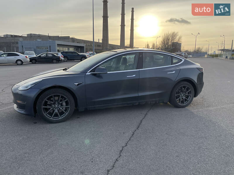 Седан Tesla Model 3 2017 в Днепре