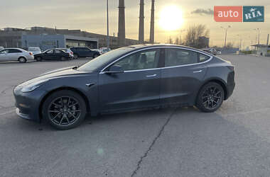 Седан Tesla Model 3 2017 в 