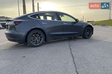 Седан Tesla Model 3 2017 в 