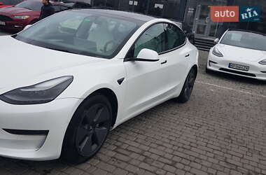 Седан Tesla Model 3 2021 в 