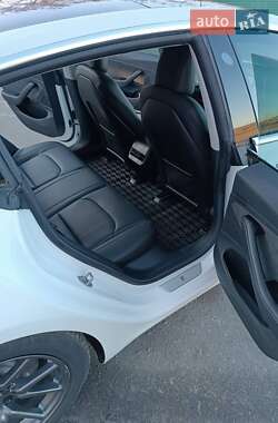 Седан Tesla Model 3 2018 в 