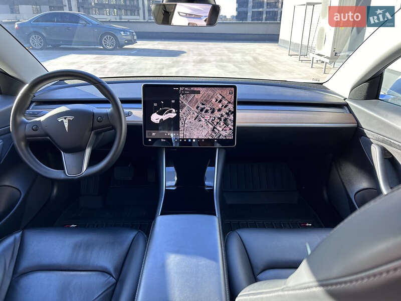 Седан Tesla Model 3 2019 в Киеве