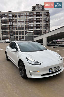 Седан Tesla Model 3 2019 в Києві