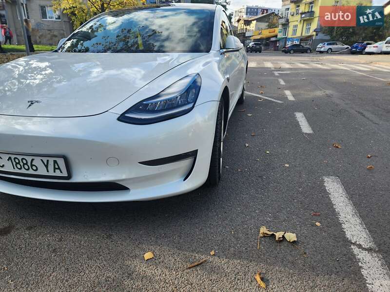 Седан Tesla Model 3 2019 в Бориславі