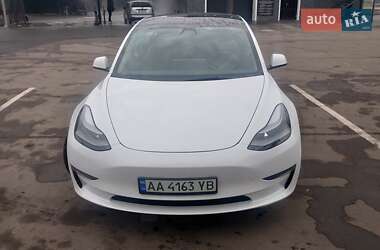 Седан Tesla Model 3 2021 в Киеве