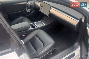 Седан Tesla Model 3 2021 в Киеве