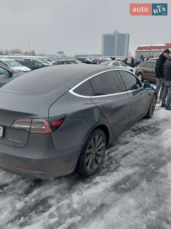 Седан Tesla Model 3 2018 в Києві