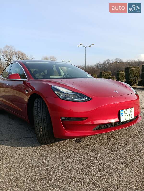 Седан Tesla Model 3 2018 в Днепре
