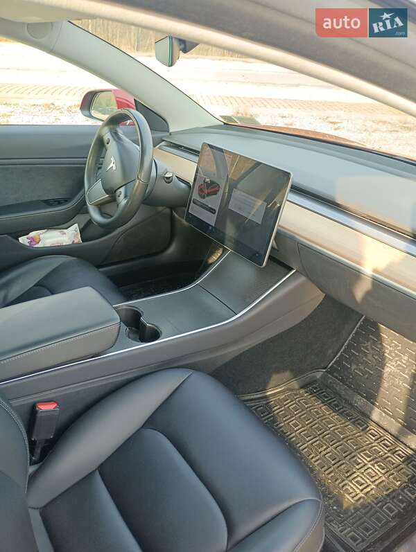 Седан Tesla Model 3 2018 в Днепре