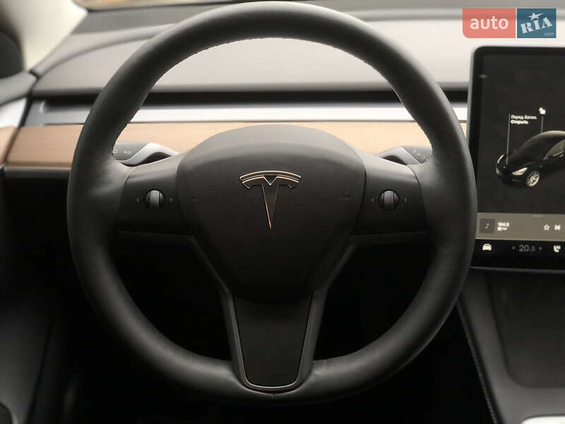 Седан Tesla Model 3 2022 в Киеве