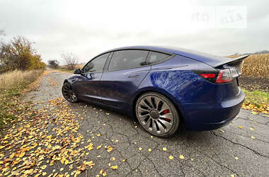 Седан Tesla Model 3 2021 в Киеве