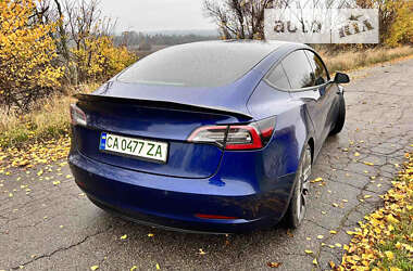 Седан Tesla Model 3 2021 в Киеве