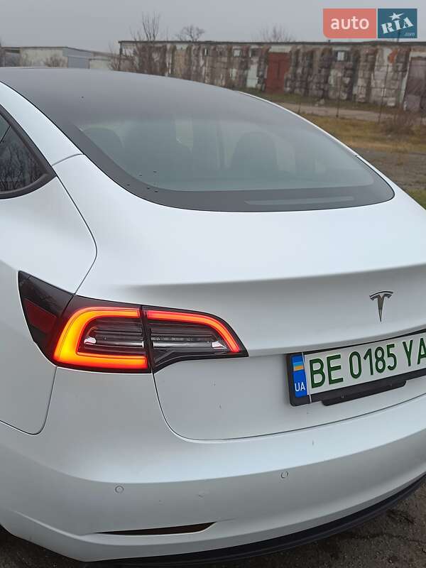 Седан Tesla Model 3 2022 в Одесі