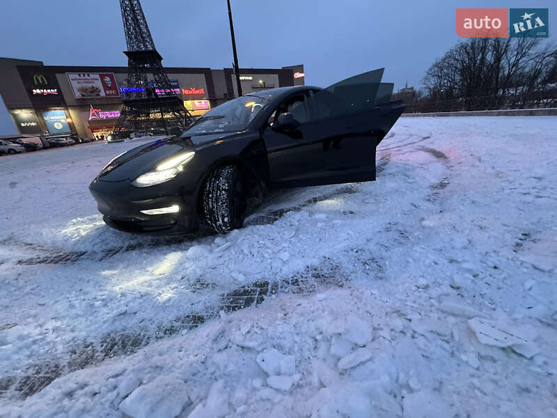 Седан Tesla Model 3 2022 в Києві фото 32 Седан Tesla Model 3 2022 в Києві