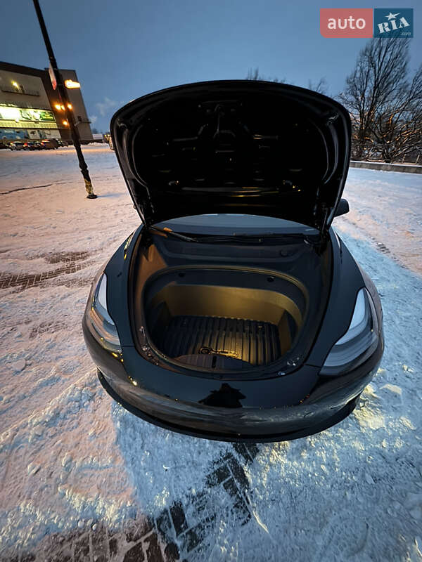 Седан Tesla Model 3 2022 в Києві фото 44 Седан Tesla Model 3 2022 в Києві
