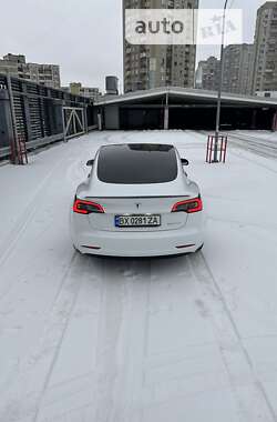 Седан Tesla Model 3 2019 в Киеве