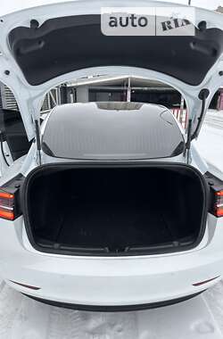 Седан Tesla Model 3 2019 в Киеве