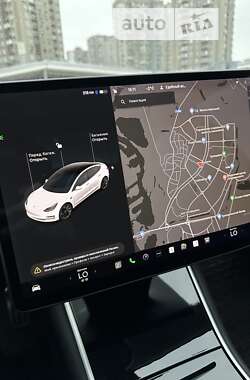 Седан Tesla Model 3 2019 в 
