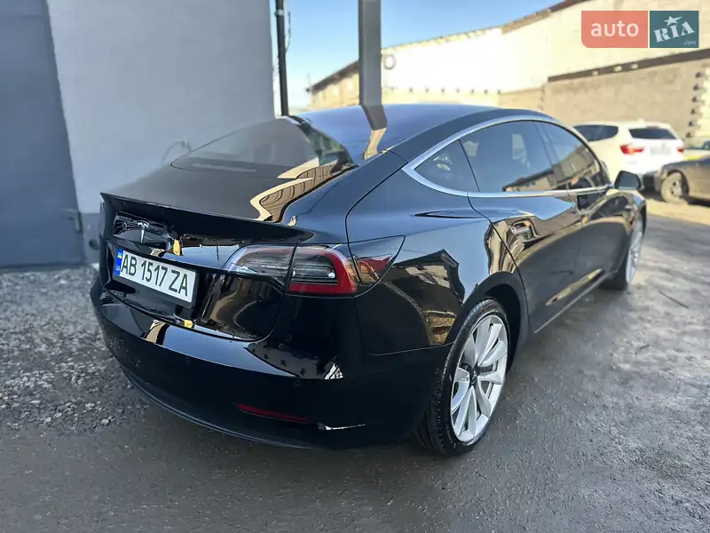 Седан Tesla Model 3 2017 в 