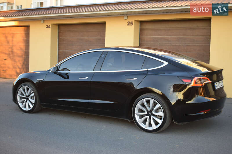 Седан Tesla Model 3 2017 в Вінниці