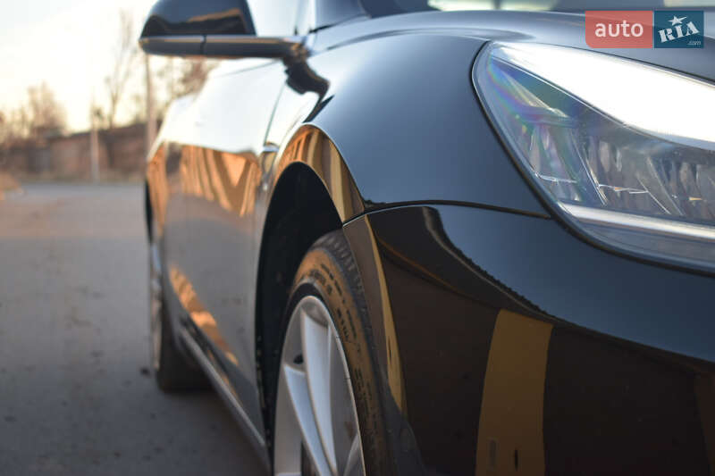 Седан Tesla Model 3 2017 в Вінниці