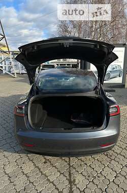 Седан Tesla Model 3 2019 в Черновцах