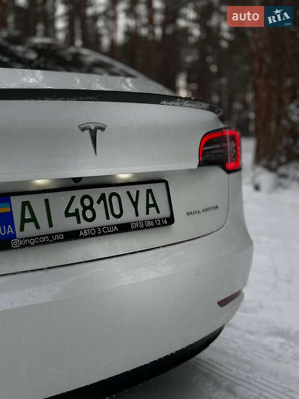 Седан Tesla Model 3 2021 в Киеве