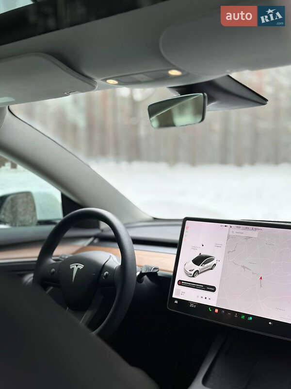 Седан Tesla Model 3 2021 в Киеве