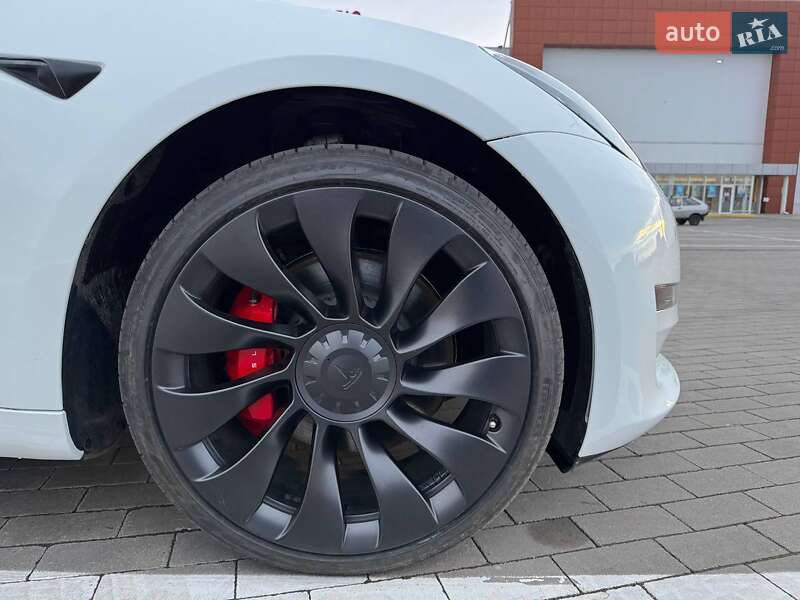 Седан Tesla Model 3 2023 в Одессе