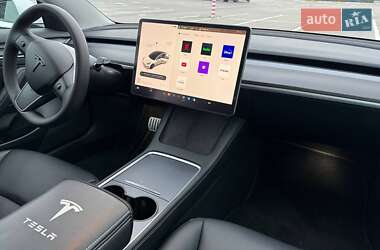 Седан Tesla Model 3 2023 в Одесі