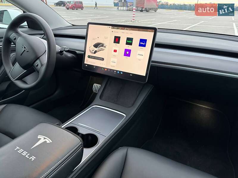 Седан Tesla Model 3 2023 в Одессе