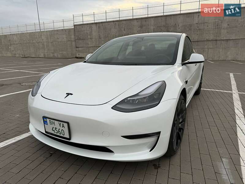 Седан Tesla Model 3 2023 в Одессе