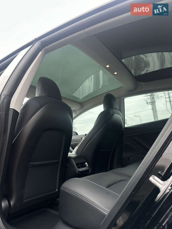 Седан Tesla Model 3 2020 в Ірпені