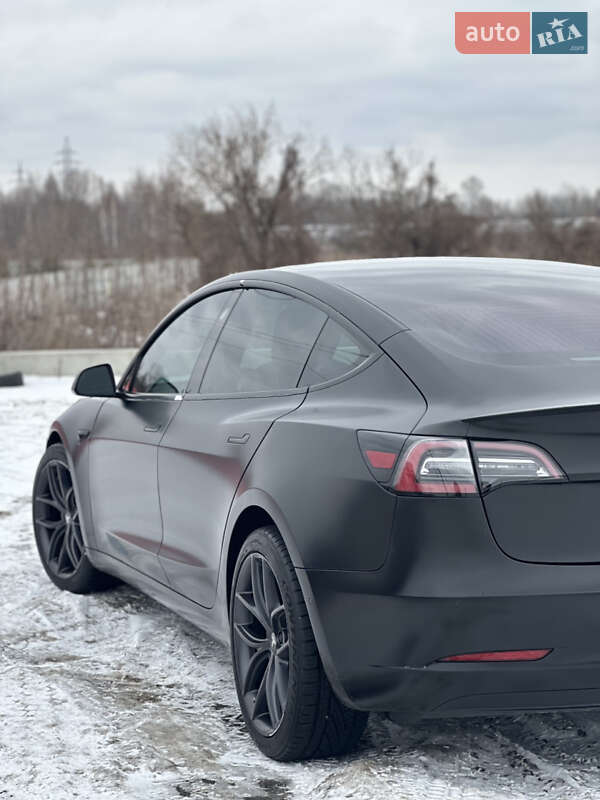 Седан Tesla Model 3 2020 в Ірпені