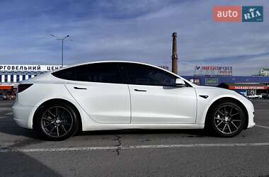 Седан Tesla Model 3 2019 в Львове