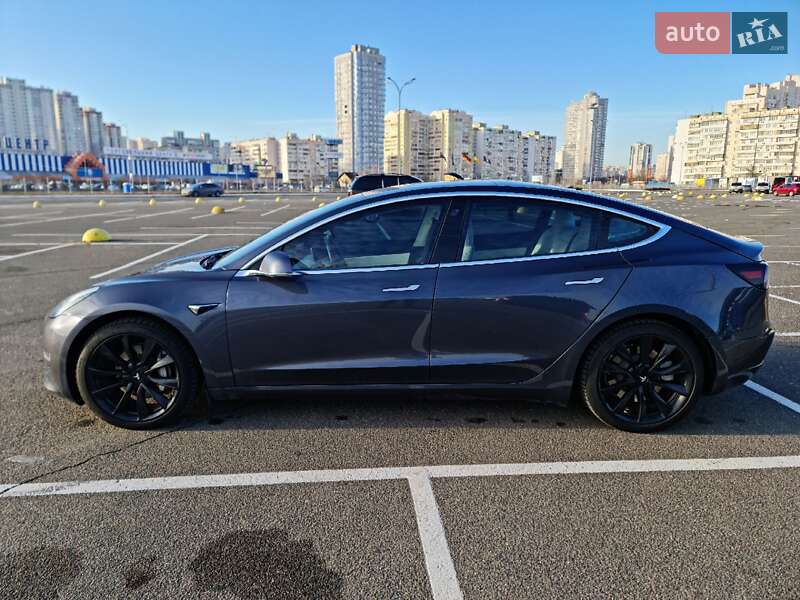 Седан Tesla Model 3 2020 в Києві
