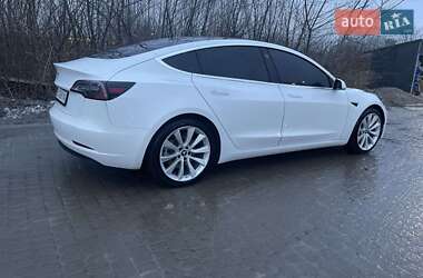 Седан Tesla Model 3 2020 в Львове