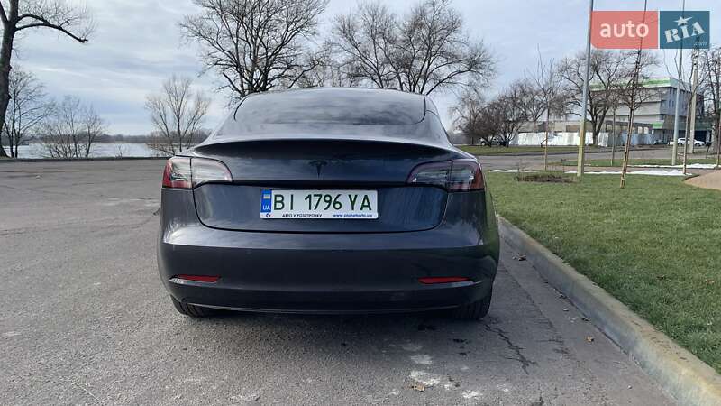 Седан Tesla Model 3 2022 в Кременчуге