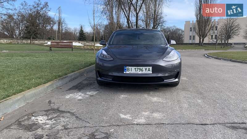 Седан Tesla Model 3 2022 в Кременчуге