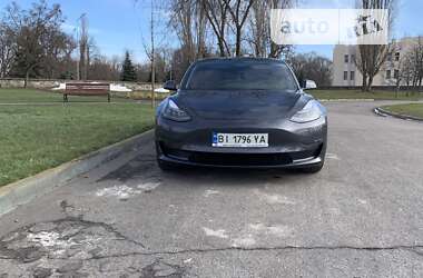 Седан Tesla Model 3 2022 в Кременчуці