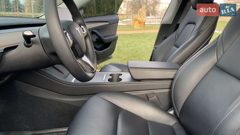 Седан Tesla Model 3 2022 в Кременчуге