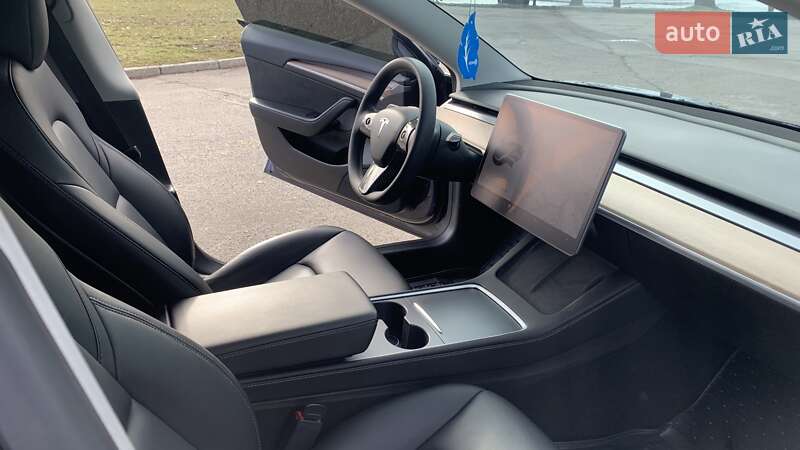 Седан Tesla Model 3 2022 в Кременчуге