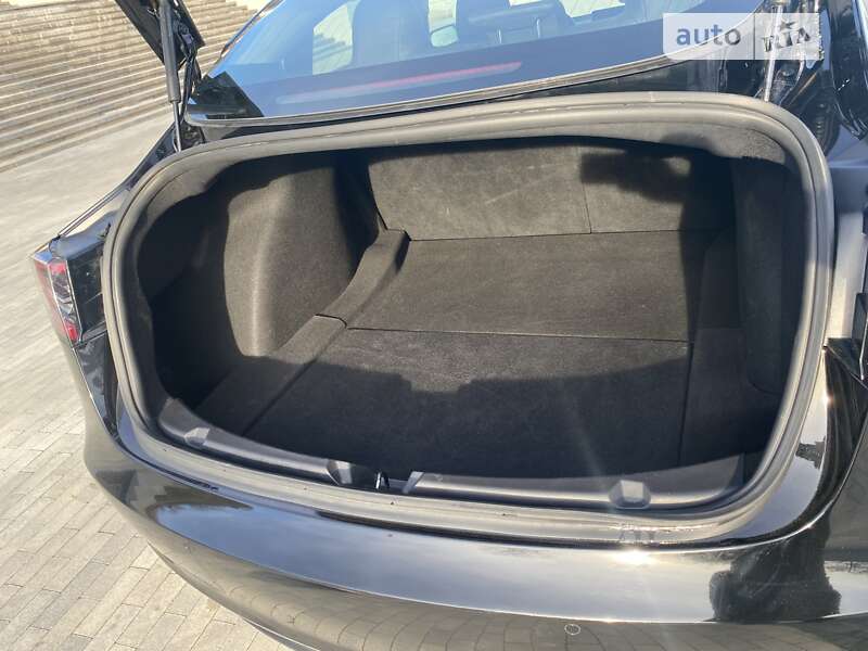 Седан Tesla Model 3 2019 в Одесі фото 26 Седан Tesla Model 3 2019 в Одесі